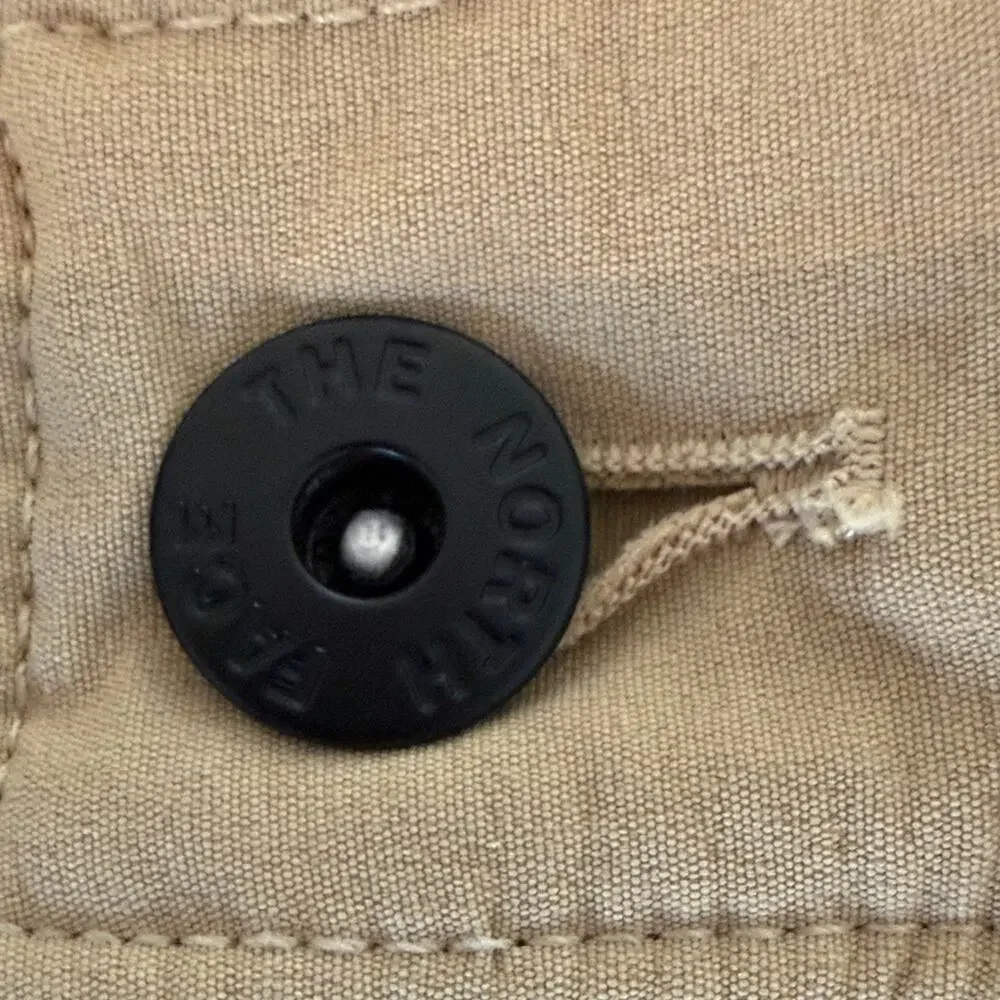 The North Face Men's Beige Khaki Chino Shorts Casual Flat Front 34 7in.
